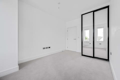 1 bedroom apartment to rent, River Front Enfield EN1
