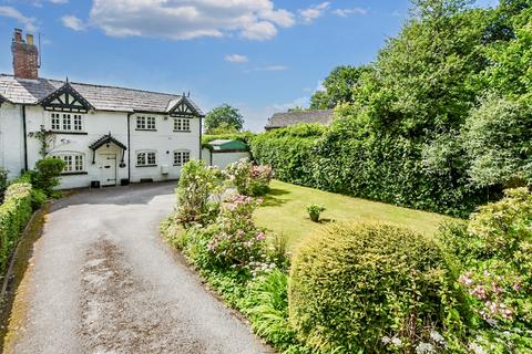 3 bedroom semi-detached house for sale, London Road, Davenham