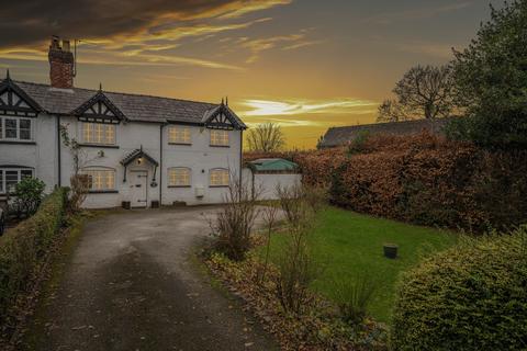 3 bedroom semi-detached house for sale, London Road, Davenham