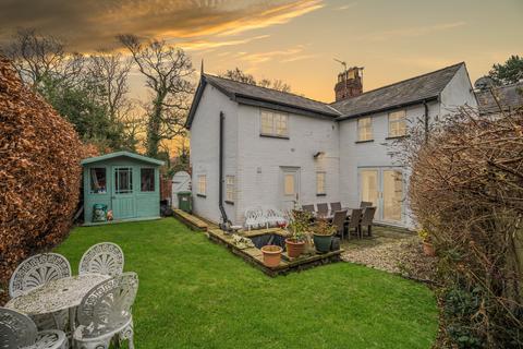 3 bedroom semi-detached house for sale, London Road, Davenham