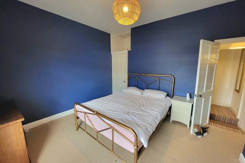 2 bedroom terraced house to rent, Green Lane, Heaton Moor, Stockport, SK4