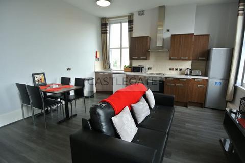 1 bedroom in a flat share to rent, Merchants Hall, St George Square, Huddersfield, HD1 1JF