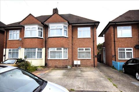 2 bedroom flat for sale, Amesbury Road, Hanworth, Middlesex, TW13