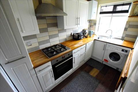 2 bedroom flat for sale, Amesbury Road, Hanworth, Middlesex, TW13