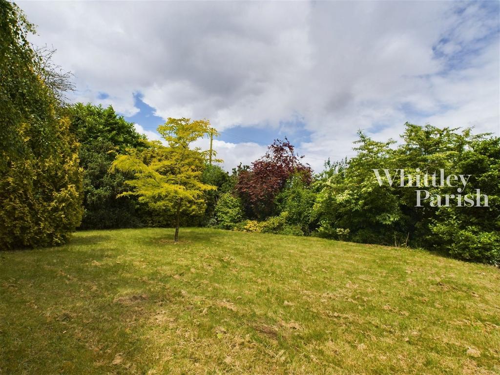Norwich Road, Long Stratton 2 bed detached bungalow for sale £325,000