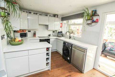 2 Avon Way, Portishead, Bristol, BS20 6JQ