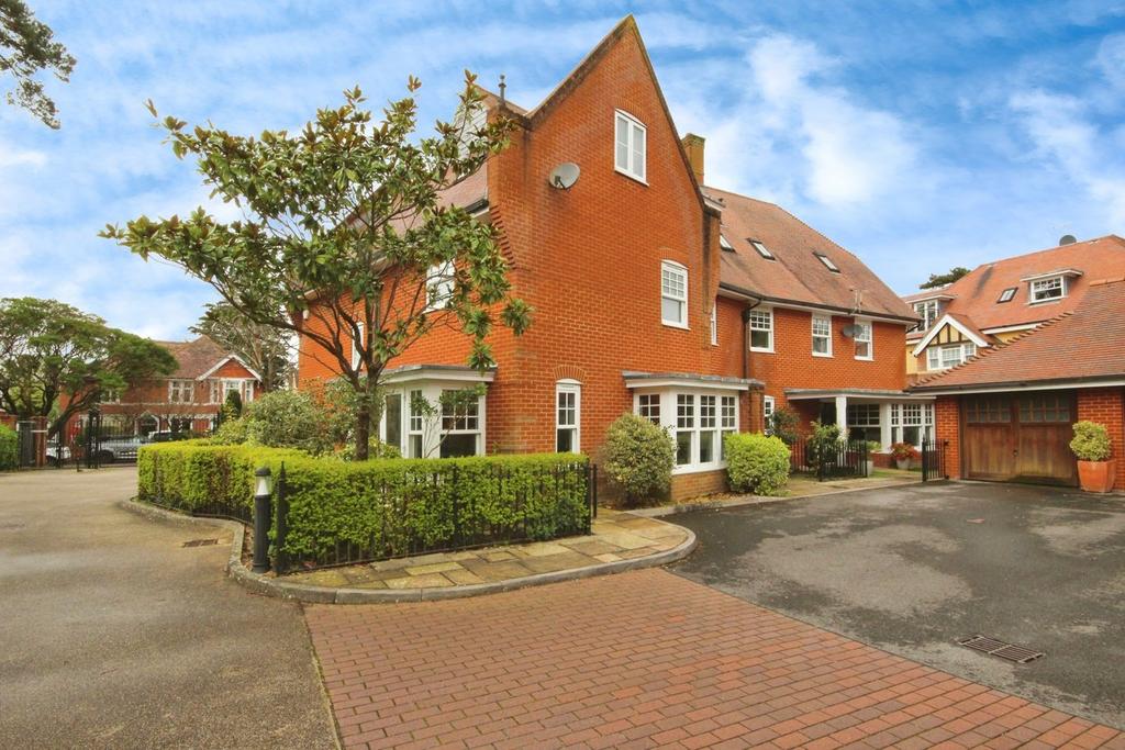 79 Forest Road, BRANKSOME PARK, BH13 3 bed house for sale £725,000