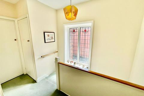 99 Ashridge Crescent, London, SE18 3EA
