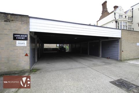 Garage to rent, Rawdon Drive, Hoddesdon EN11