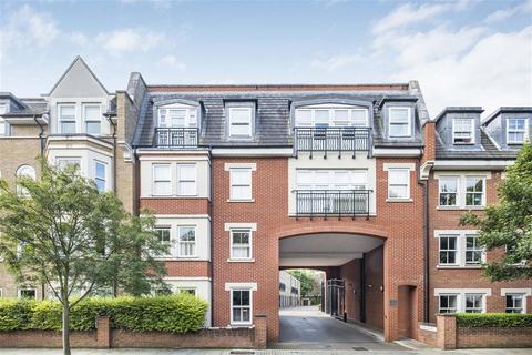 1 bedroom flat for sale, Petworth Street, SW11