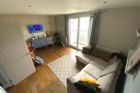 2 bedroom flat share to rent, Kingsnympton Park, Kingston upon Thames KT2