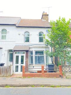 4 bedroom terraced house to rent, Prospect Grove, Gravesend DA12 2SA