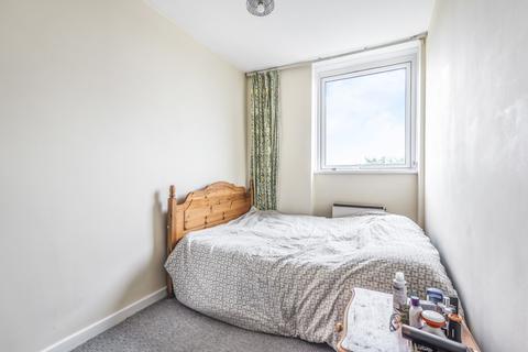 2 bedroom flat to rent, Mount Park Road London W5