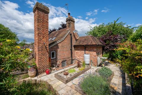 3 bedroom cottage for sale, High Street, Billingshurst