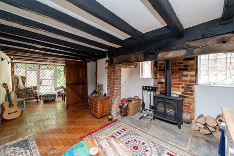 3 bedroom cottage for sale, High Street, Billingshurst