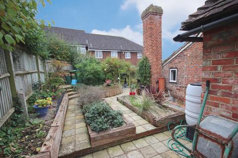 3 bedroom cottage for sale, High Street, Billingshurst