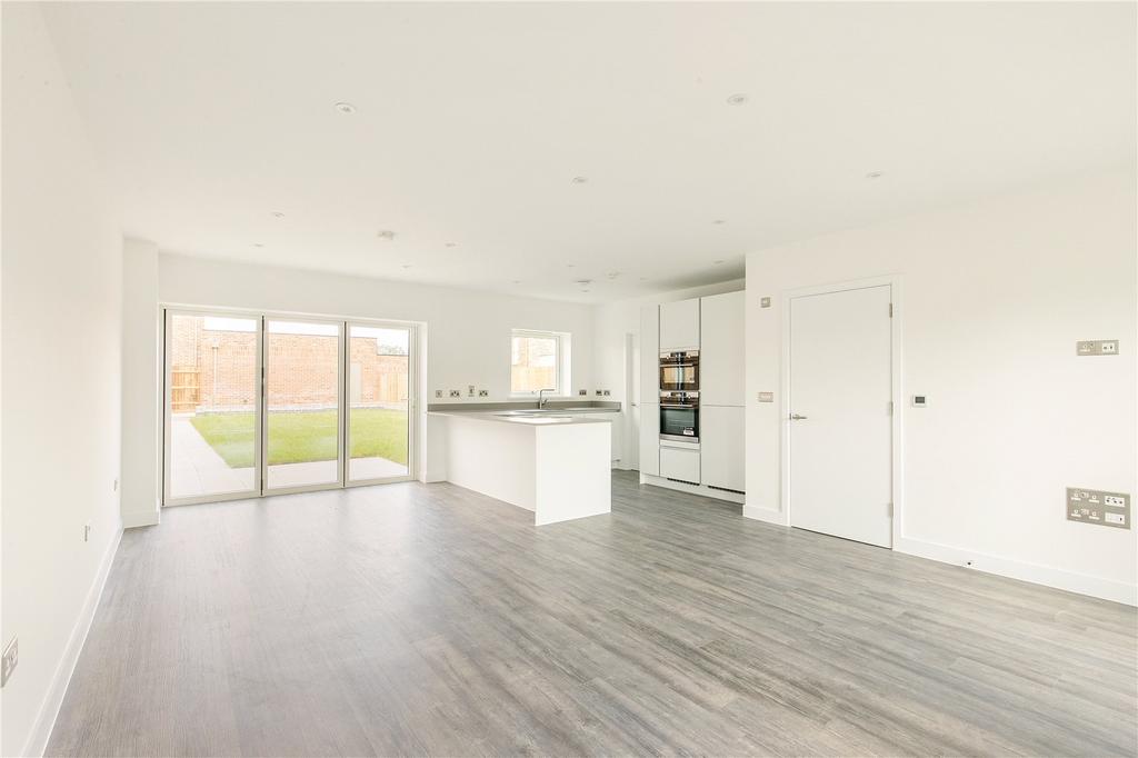 Sitting Room/Kitchen