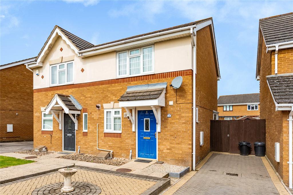 Collingwood Road, Rainham, RM13 2 bed semidetached house for sale £