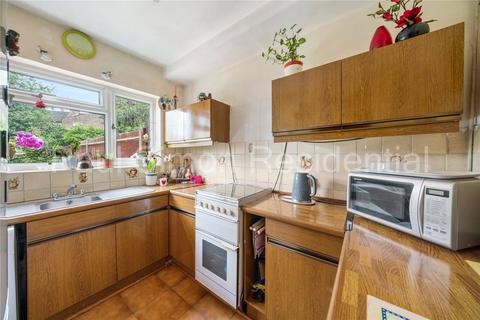 98l Woodlands Park Road, South Tottenham, London, N15 3SD