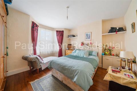 98l Woodlands Park Road, South Tottenham, London, N15 3SD