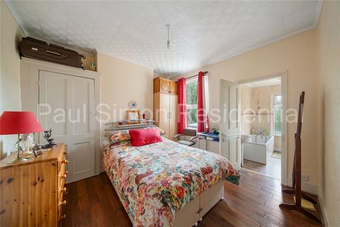 98l Woodlands Park Road, South Tottenham, London, N15 3SD