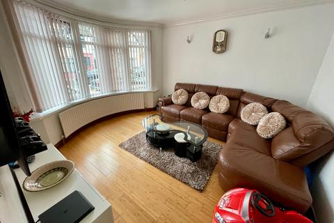3 bedroom semi-detached house for sale, Argyll Avenue, Luton, Bedfordshire, LU3 1EQ