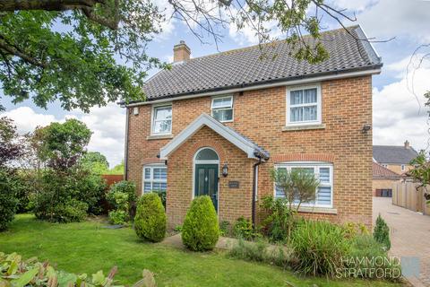 4 bedroom detached house for sale, New Road, Tacolneston