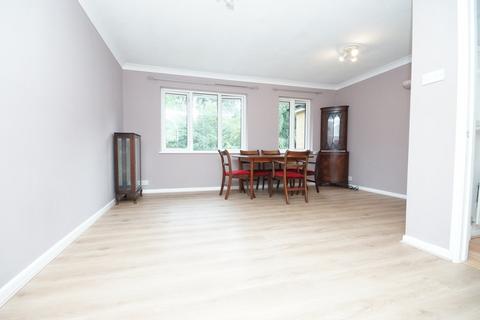 2 bedroom apartment to rent, Uxbridge Road, Pinner HA5