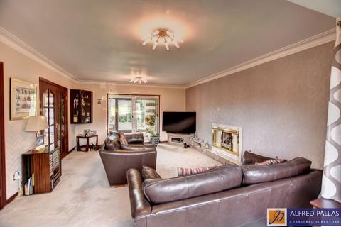 4 bedroom detached house for sale, Greenacres, South Lane