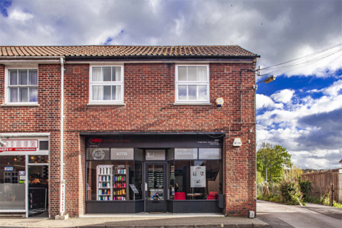 Flat, 10 High Street, Goring, Reading, RG8 9AT