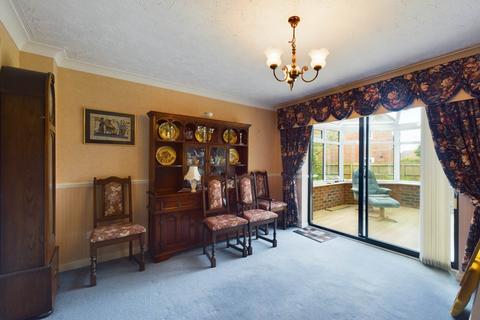 5 bedroom detached house for sale, The Copse, Fields End