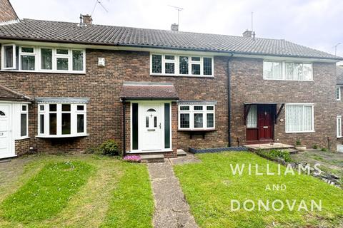 3 bedroom terraced house to rent, 26 Paprills