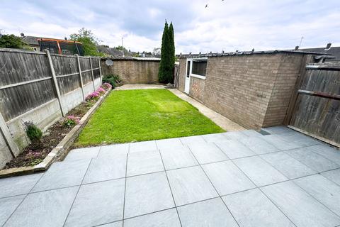 3 bedroom terraced house to rent, 26 Paprills