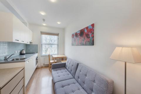 Studio to rent, Beaufort Gardens, Knightsbridge SW3