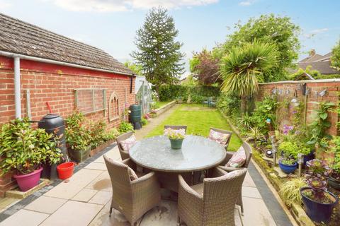 3 bedroom semi-detached house for sale, Kenwick Road, Louth LN11 8EL
