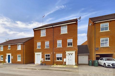 4 bedroom townhouse for sale, Hazelwick Mews, Crawley RH10