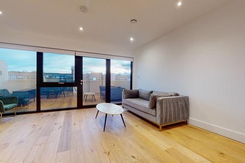 3 bedroom flat to rent, New Horizons Court