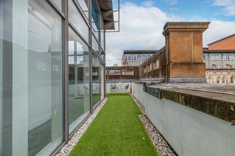2 bedroom penthouse for sale, Ingram Street, Merchant City, Glasgow