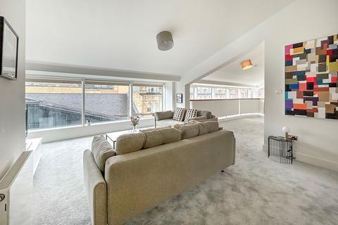 2 bedroom penthouse for sale, Ingram Street, Merchant City, Glasgow