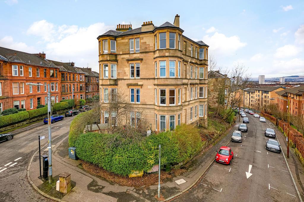 Fergus Drive, North Kelvinside, Glasgow 2 bed apartment for sale £255,000