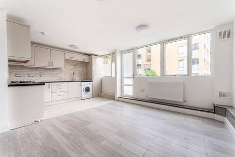 4 bedroom flat to rent, Aytoun Road, Brixton, London, SW9