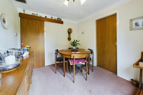 9 Laurel Close, Lichfield, WS13 6TT