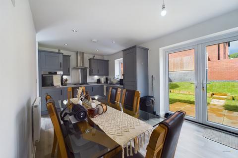 3 bedroom detached house for sale, Fern Tree Walk, Burton-on-Trent