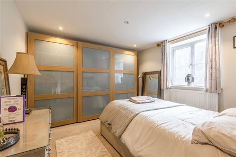 2 bedroom maisonette for sale, Chobham Road, Chertsey KT16