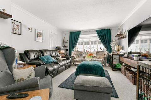 51 Armadale Road, Woking, GU21 3LD