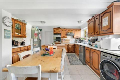 51 Armadale Road, Woking, GU21 3LD