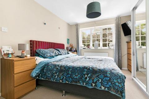 51 Armadale Road, Woking, GU21 3LD