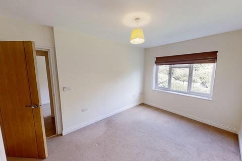 2 bedroom apartment for sale, Pinewood House, Epsom Road, Christchurch, GU1
