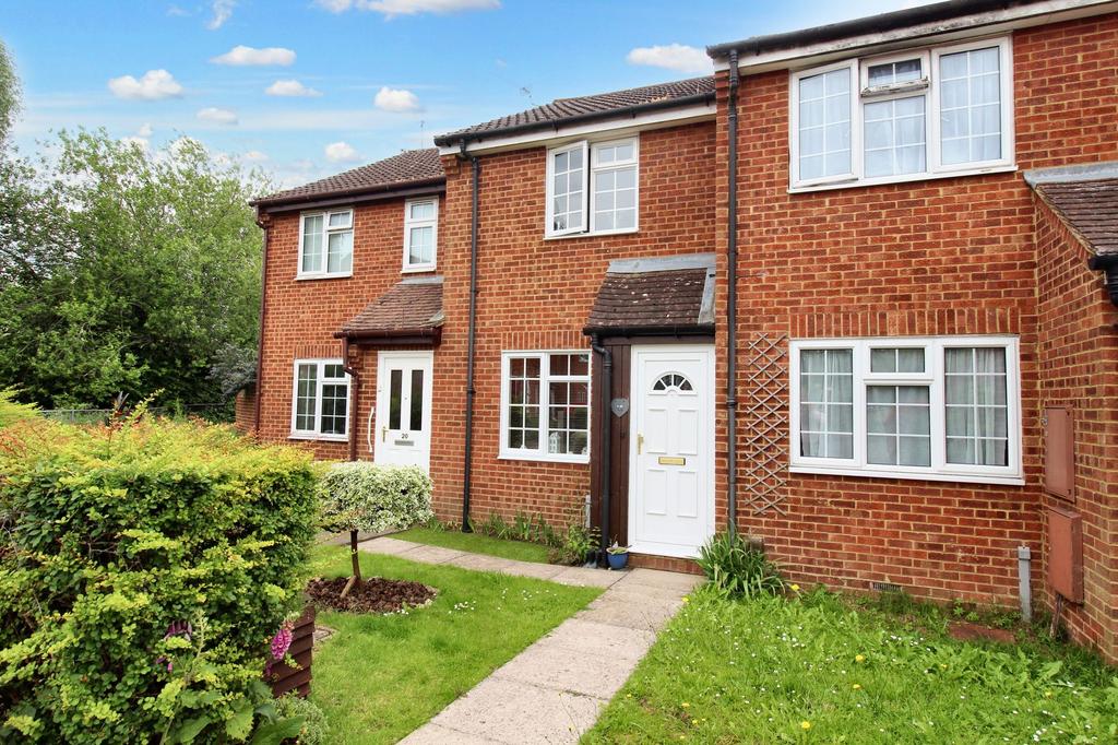 Maidstone, Maidstone ME15 2 bed terraced house to rent £1,250 pcm (£