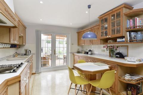 4 bedroom detached house for sale, Nightingales, Cranleigh